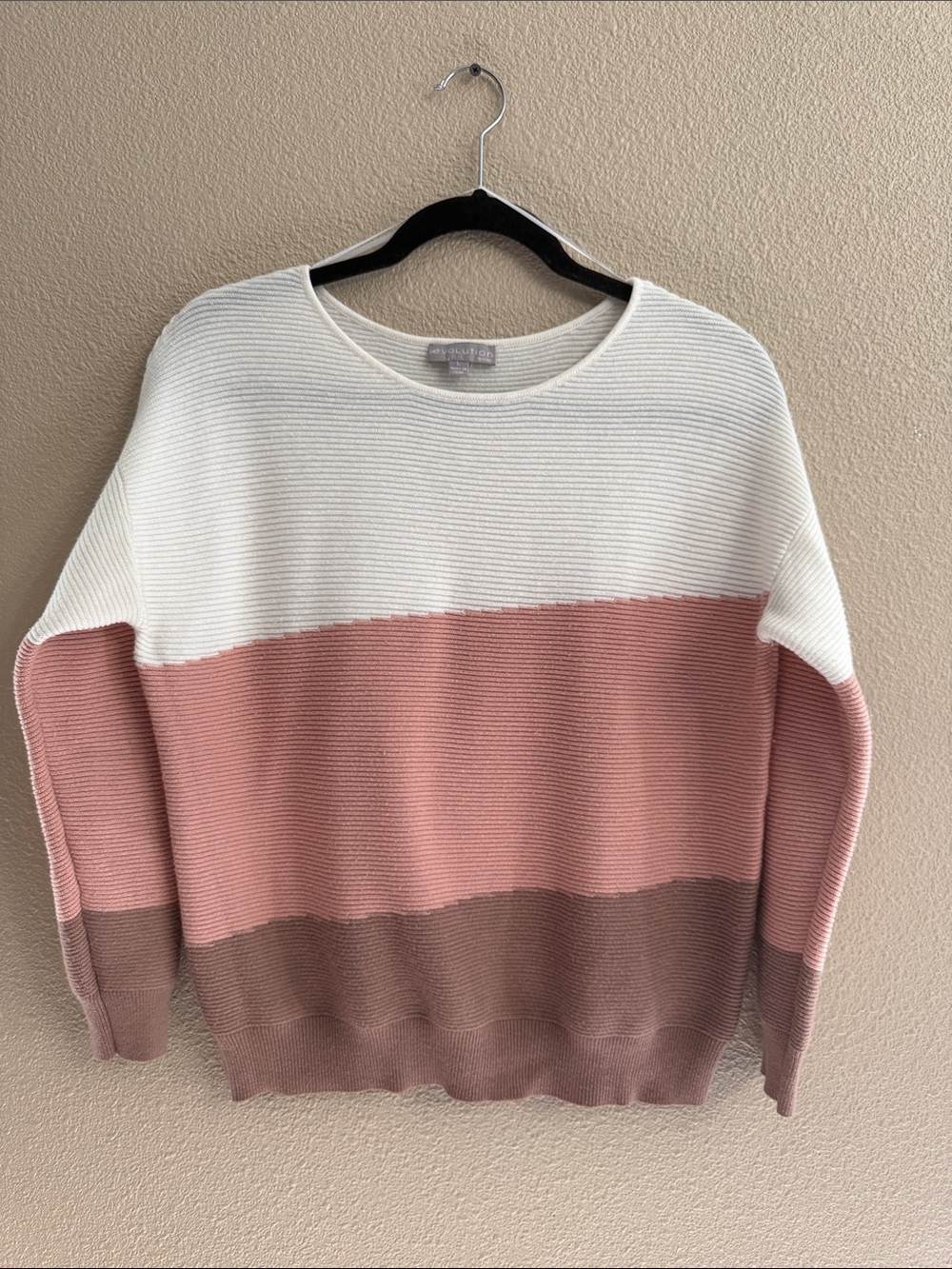 Revolution by Cyrus Sweater Cream Maroon Pink L